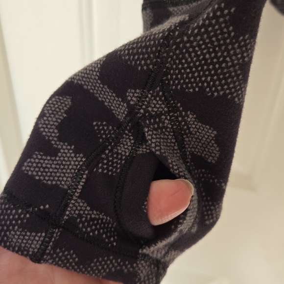 lululemon athletica Close To Crossing Long Sleeve Top - Picture 5 of 5